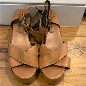 Banana Repulblic platform sandals